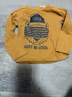 Dirkje Just Be Cool Mustard Bear Graphic Long-Sleeve Baby Outfit